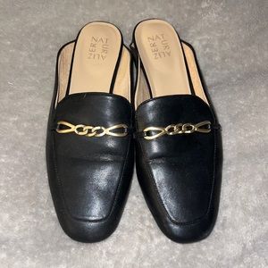 Natualizer black slides